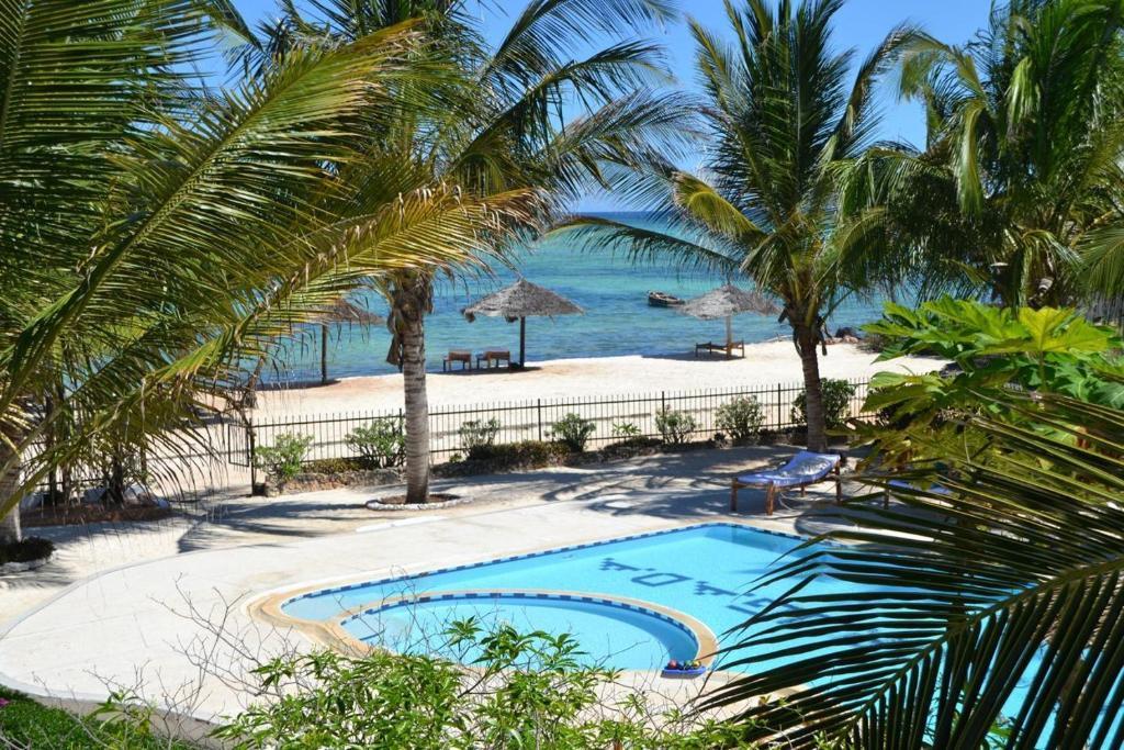 Nest Style Beach Hotel Zanzibar Makunduchi Exterior photo