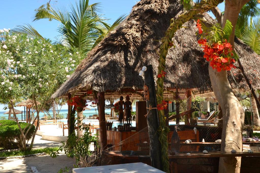 Nest Style Beach Hotel Zanzibar Makunduchi Exterior photo